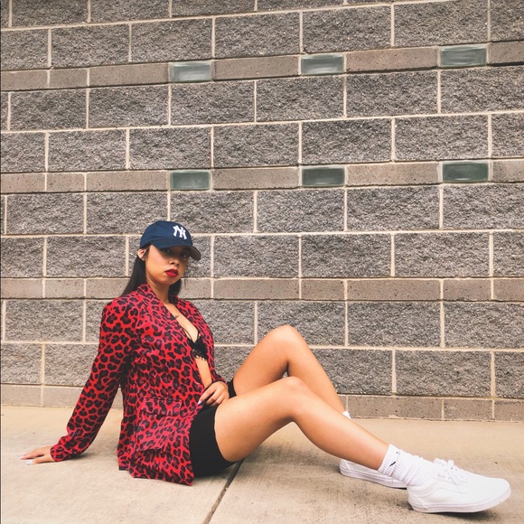 ON SALE 🐆❤️ RED LEOPARD PRINT BLAZER!! - Picture 1 of 4